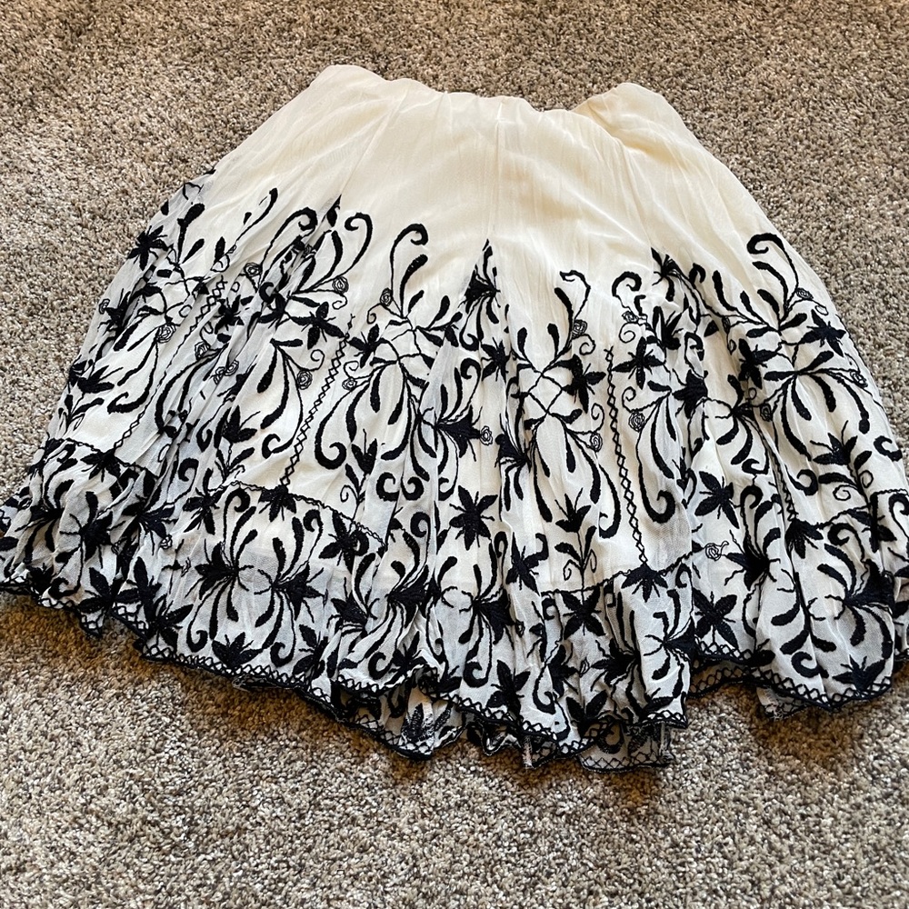 White and black flowing mini skirt